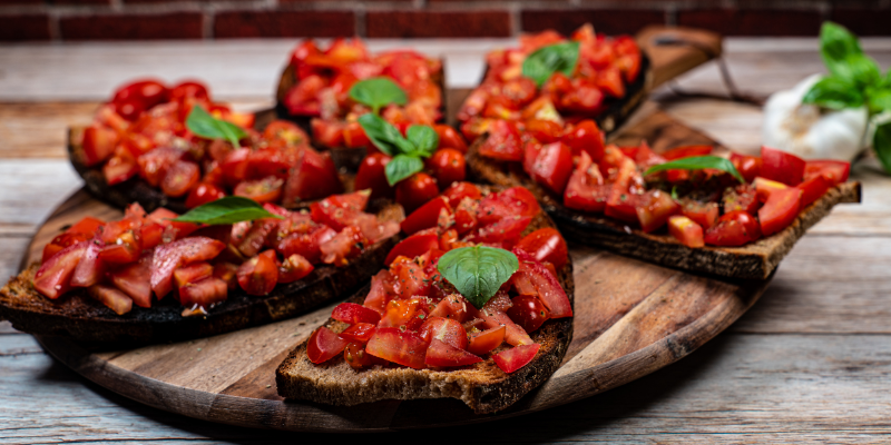 What to serve with pizza - bruscetta