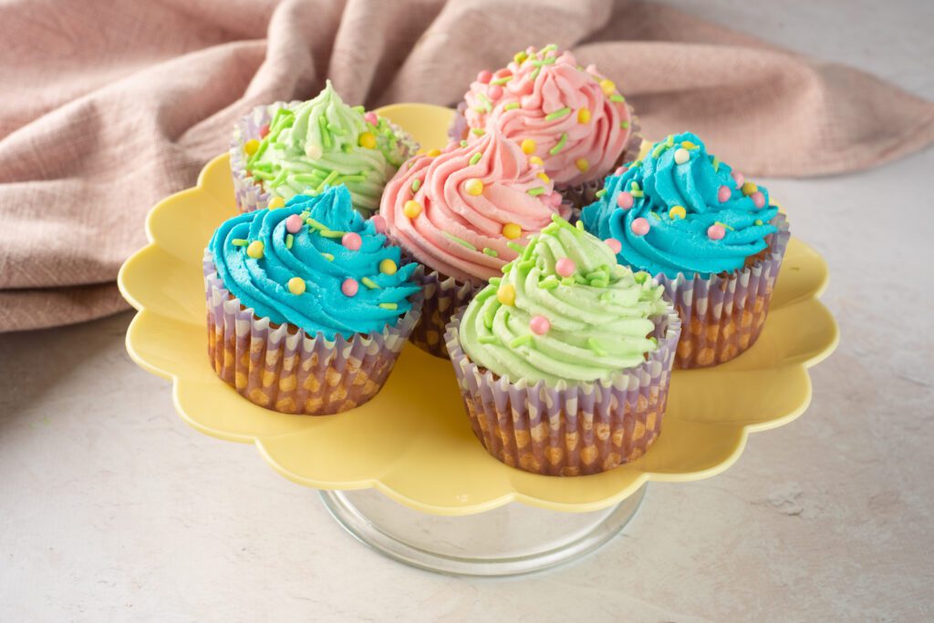Easter vanilla cupcakes