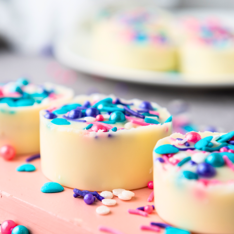 White Chocolate Decorated Oreos