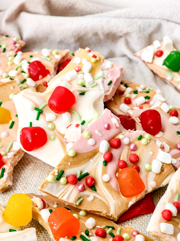 Christmas Chocolate Bark with Peppermint & Marshmallows