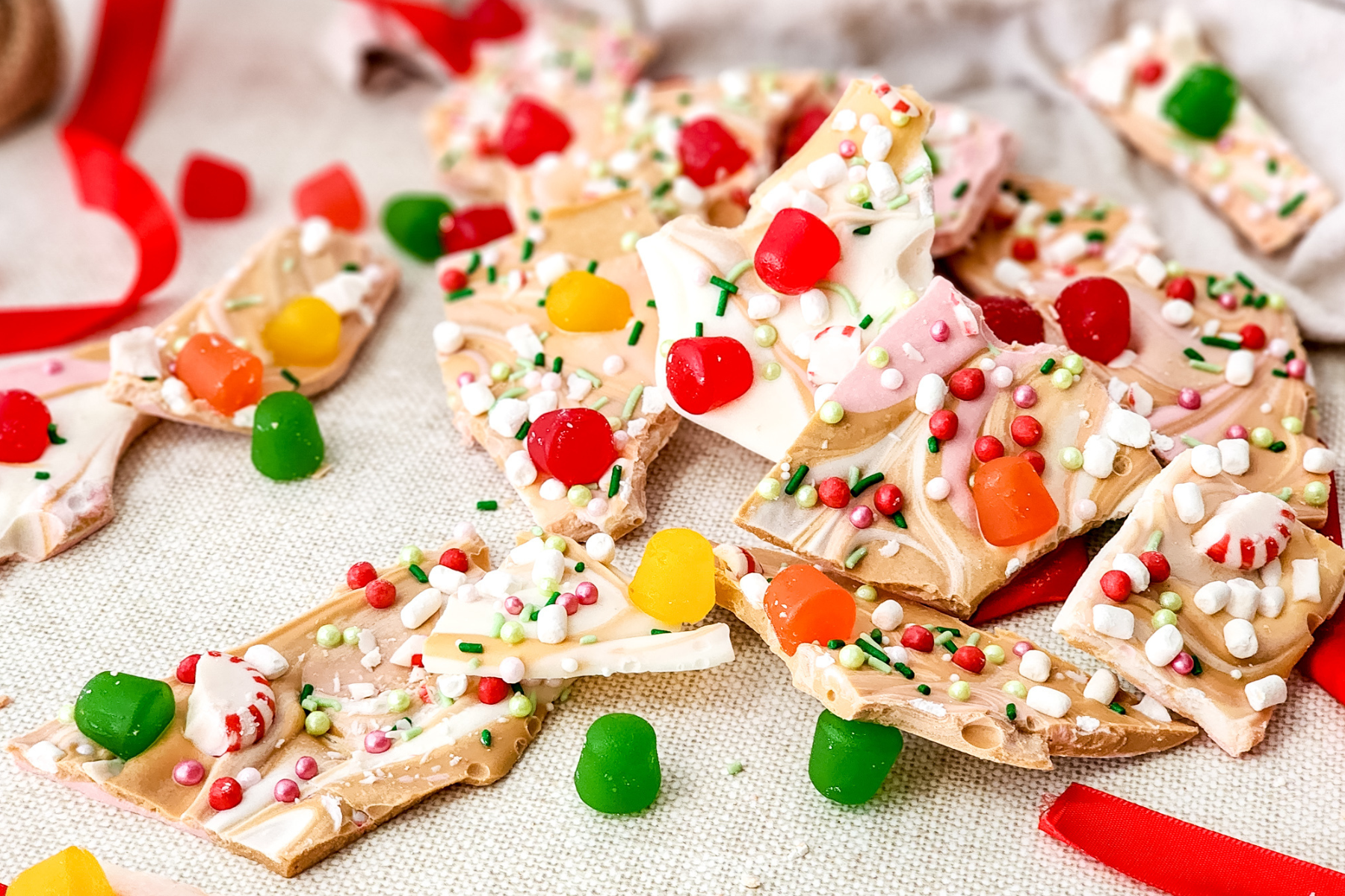 Christmas Chocolate Bark with Peppermint & Marshmallows