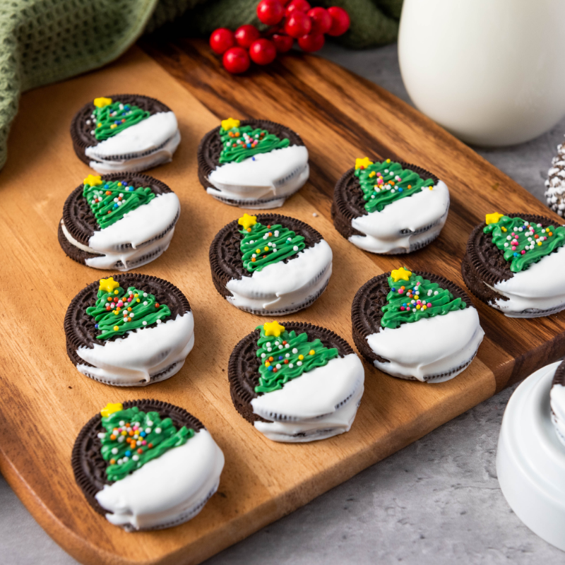 Decorated Oreo Christmas Tree Cookies